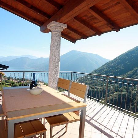 The Balcony On The Lake Dizzasco Luaran gambar